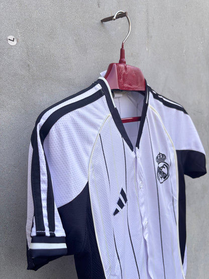 Real Madrid US Pack 25/26 embroided logo